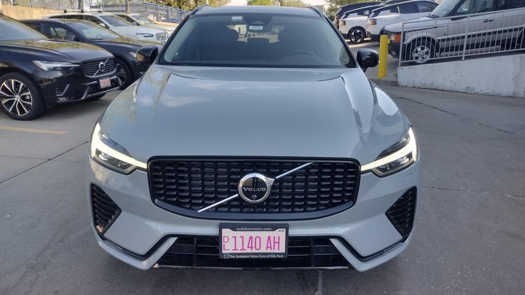 new 2025 Volvo XC60 car, priced at $50,290