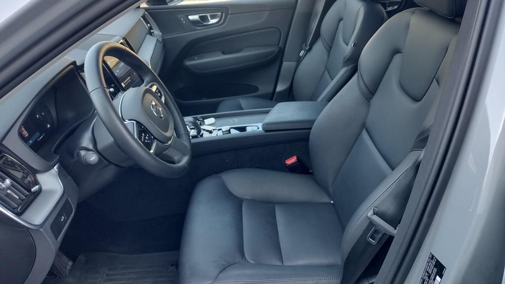 new 2025 Volvo XC60 car, priced at $50,290