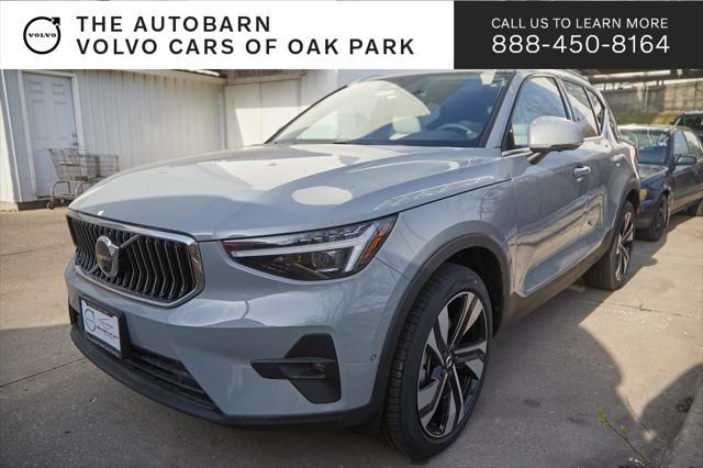 new 2025 Volvo XC40 car