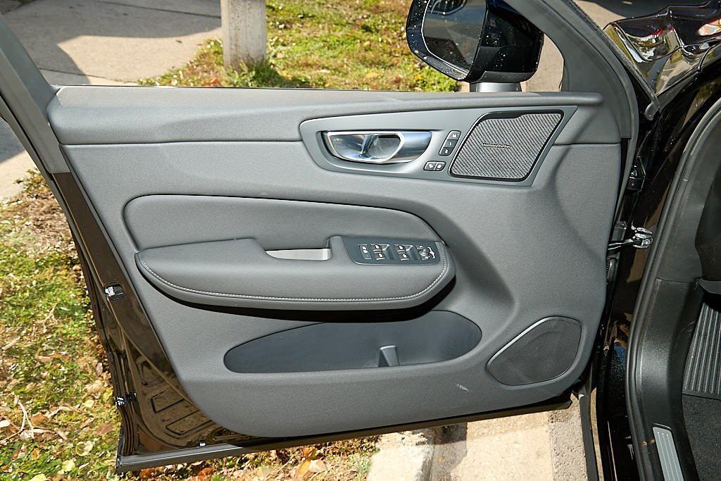 new 2026 Volvo XC60 car, priced at $55,560