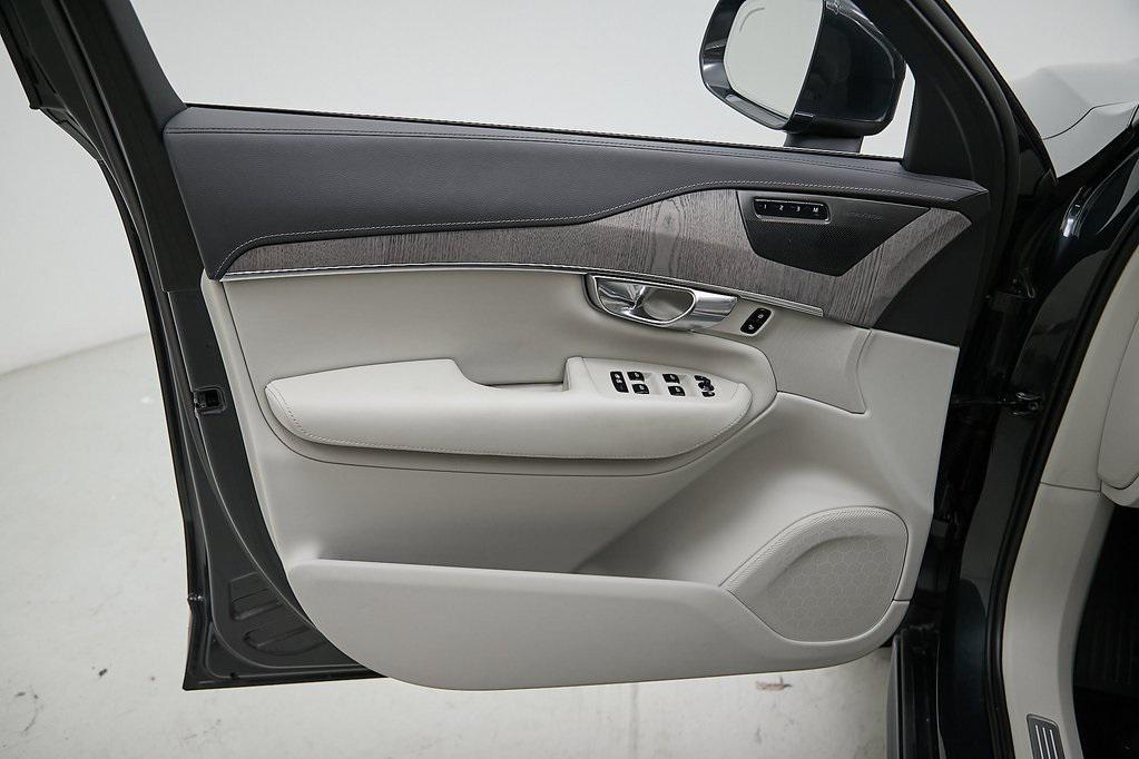 used 2022 Volvo XC90 car, priced at $40,995