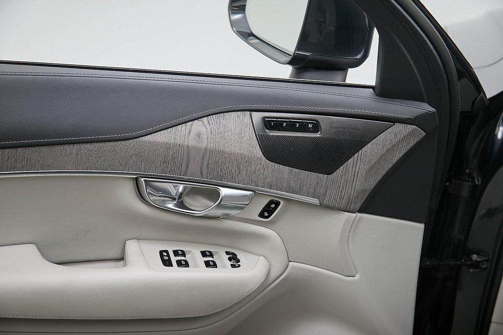 used 2022 Volvo XC90 car, priced at $40,995