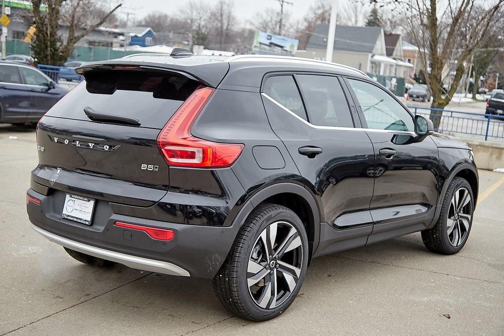 new 2024 Volvo XC40 car, priced at $47,633