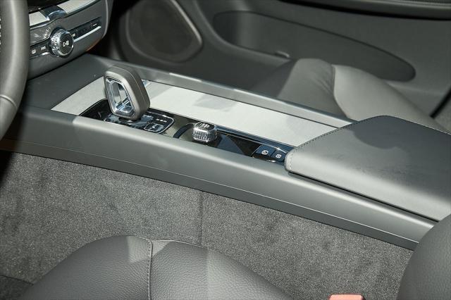 new 2025 Volvo XC60 car, priced at $53,262
