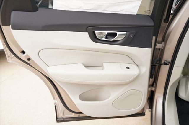 new 2025 Volvo XC60 car