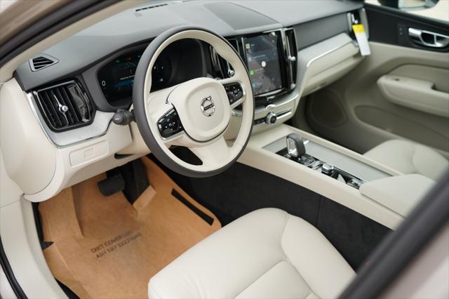 new 2025 Volvo XC60 car