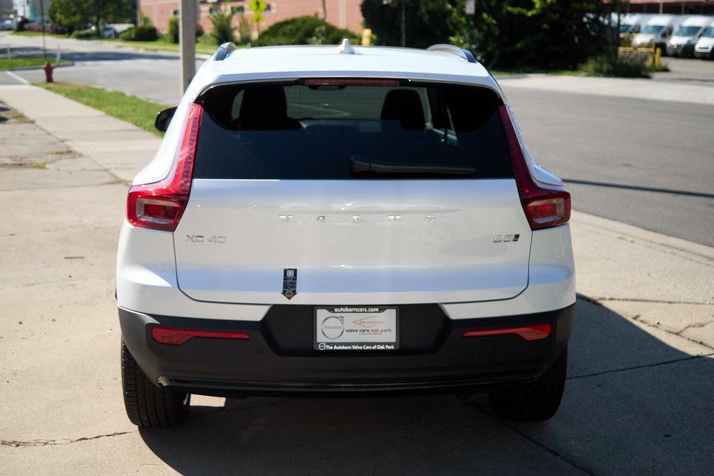 new 2025 Volvo XC40 car, priced at $41,995