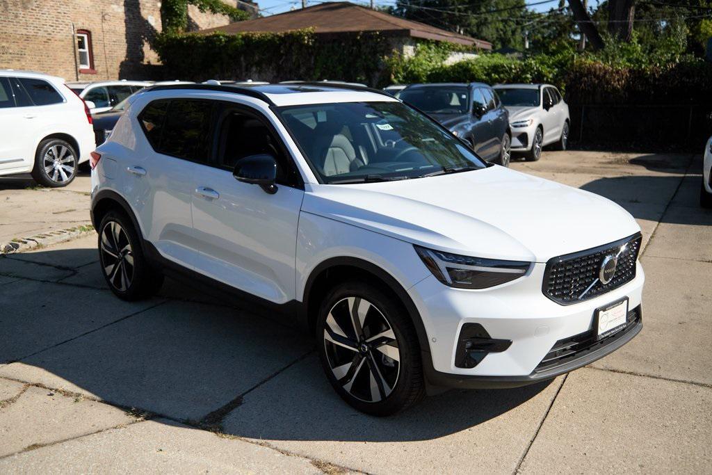 new 2025 Volvo XC40 car, priced at $41,995