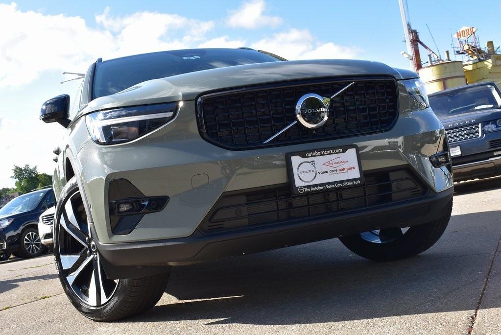 new 2025 Volvo XC40 car