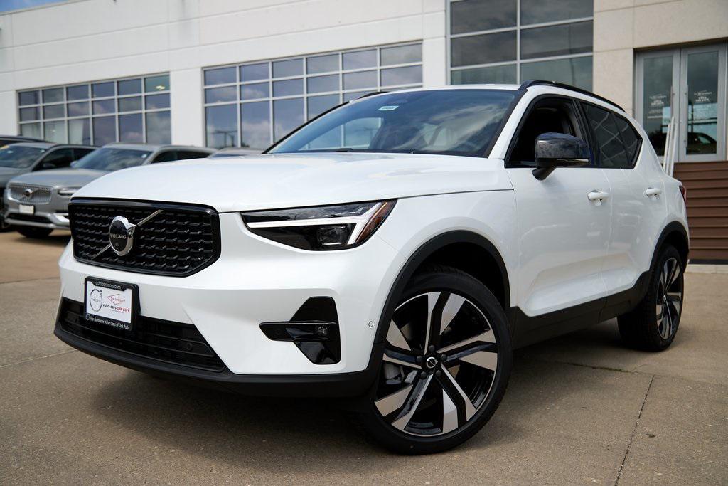new 2026 Volvo XC40 car, priced at $51,975