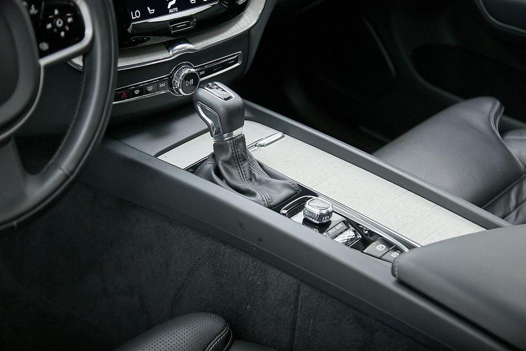 used 2021 Volvo XC60 car, priced at $26,895