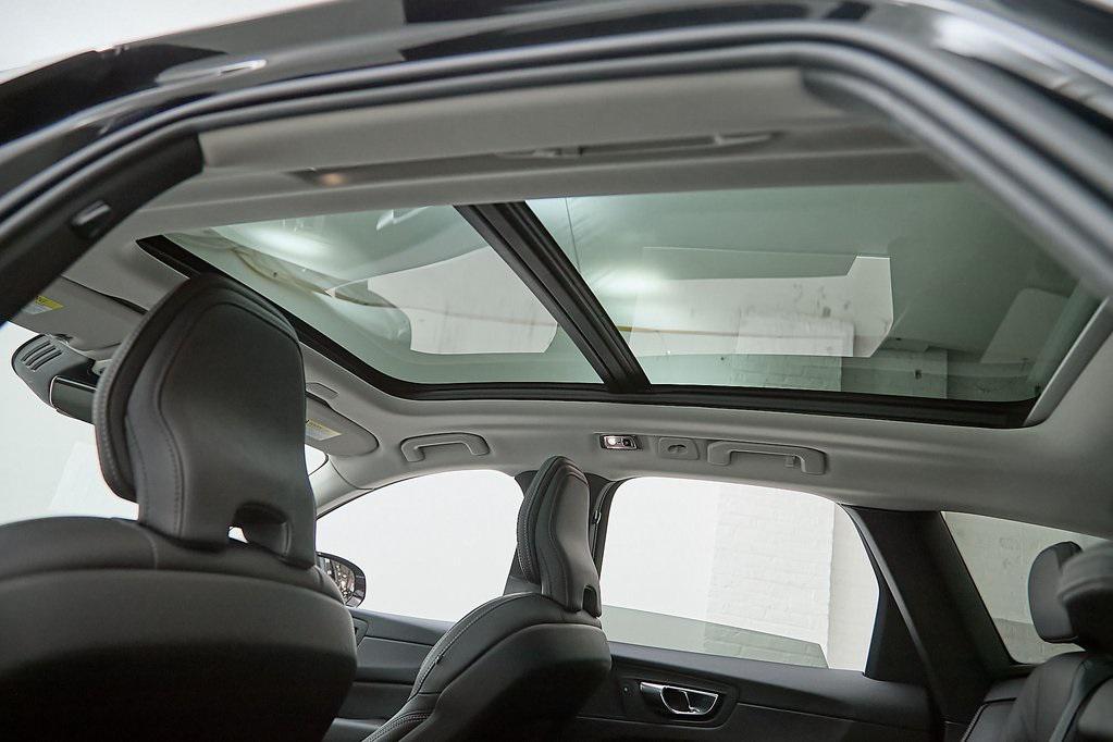 used 2021 Volvo XC60 car, priced at $26,895