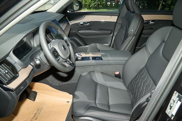 new 2025 Volvo XC90 car, priced at $67,919