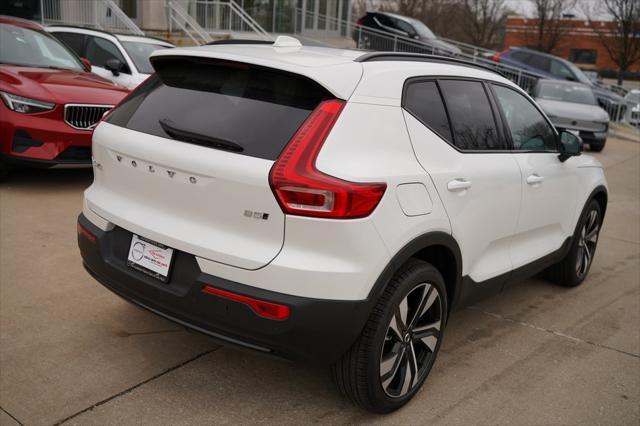 new 2025 Volvo XC40 car