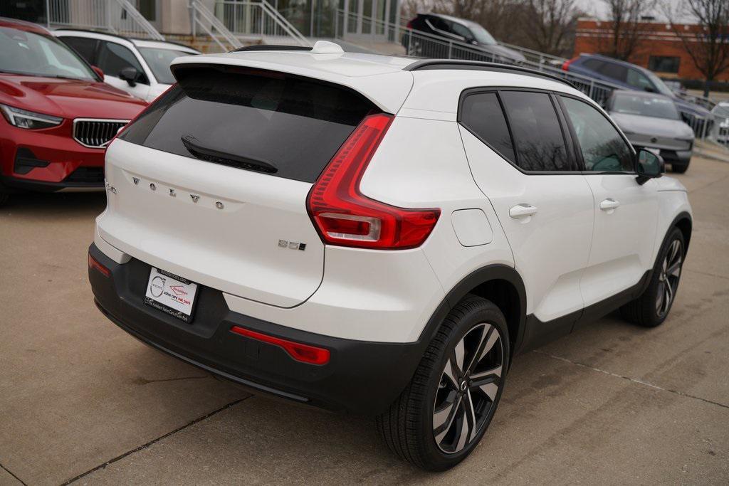 new 2025 Volvo XC40 car, priced at $39,995