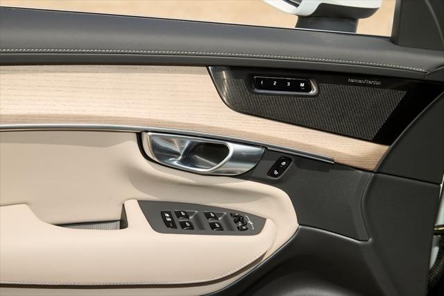 new 2025 Volvo XC90 car, priced at $66,772