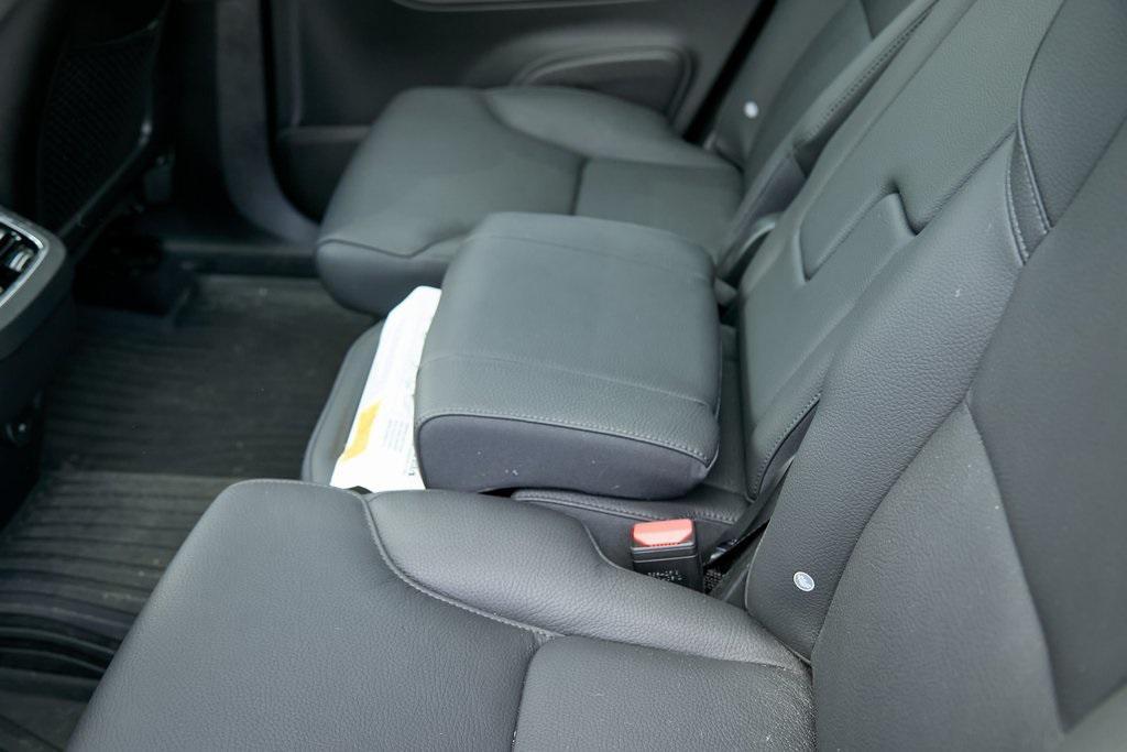 new 2025 Volvo XC90 car, priced at $50,995