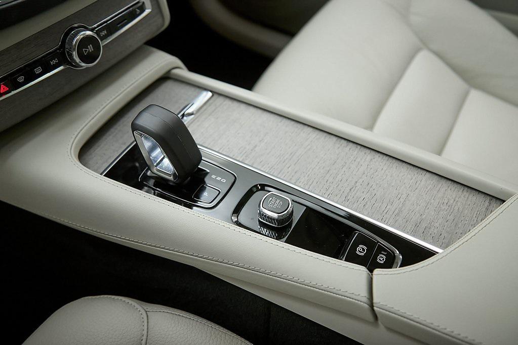 used 2024 Volvo XC90 Recharge Plug-In Hybrid car, priced at $59,495
