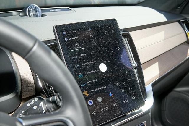 new 2025 Volvo XC90 Plug-In Hybrid car