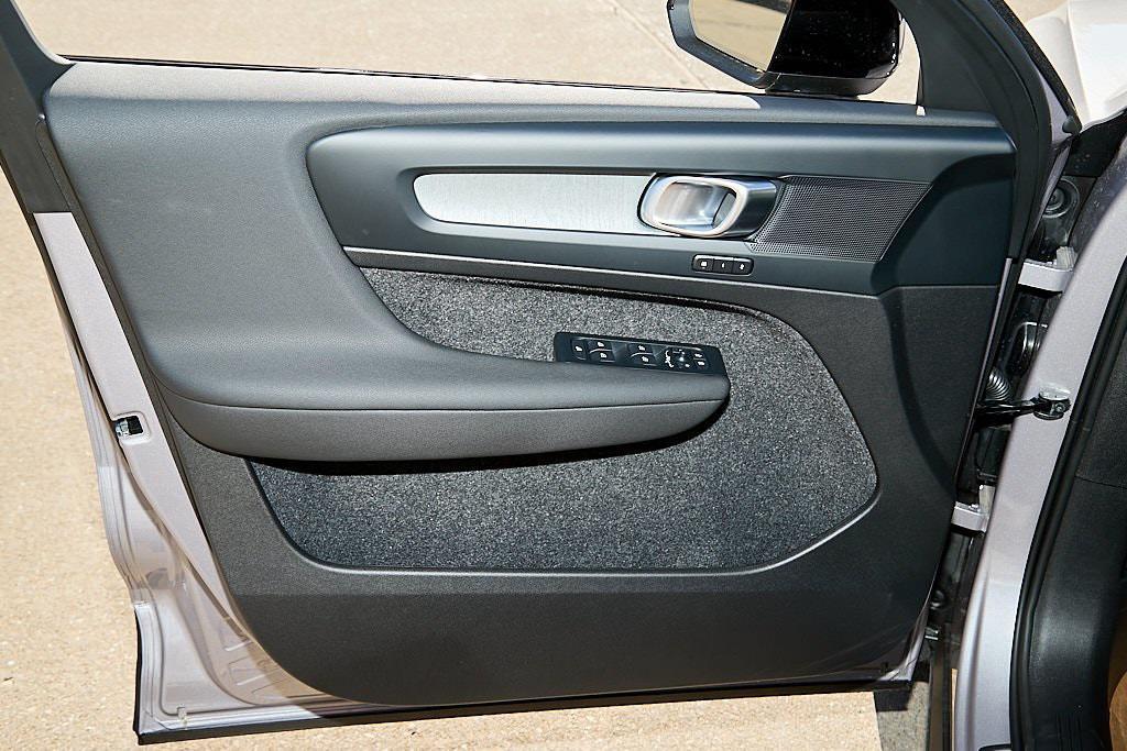 new 2026 Volvo XC40 car, priced at $48,150