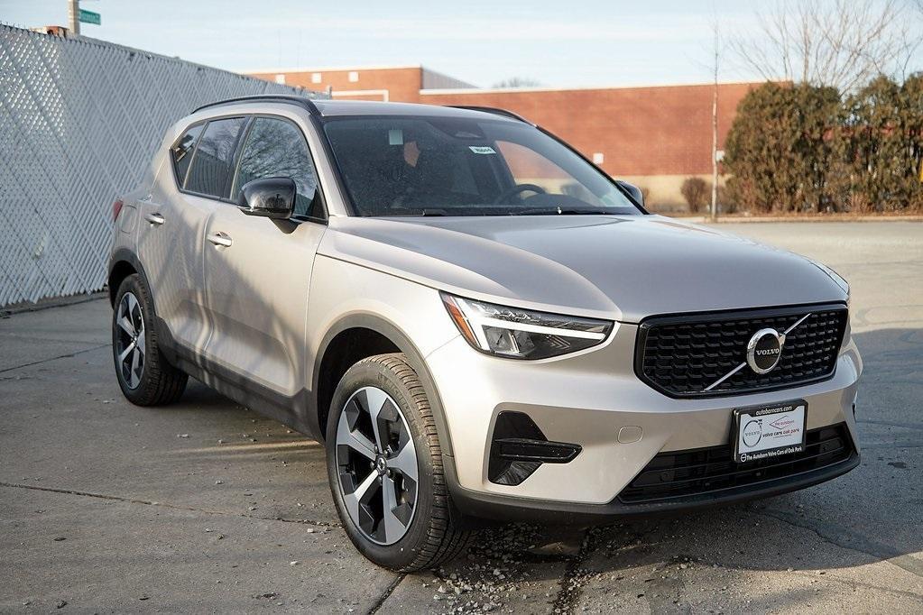 new 2024 Volvo XC40 car