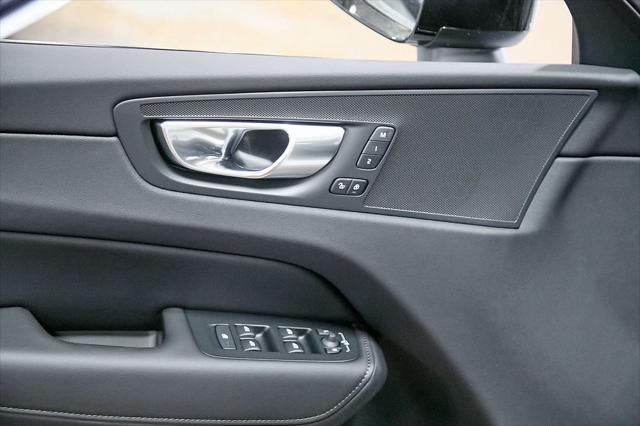 new 2025 Volvo XC60 car