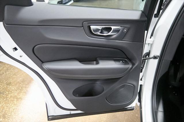 new 2025 Volvo XC60 car