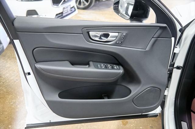 new 2025 Volvo XC60 car