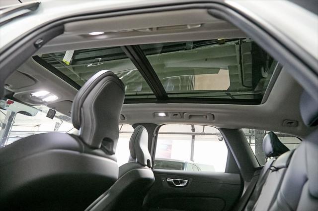 new 2025 Volvo XC60 car