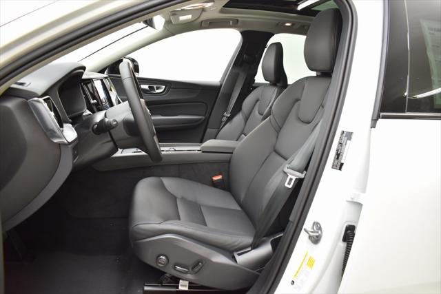 new 2025 Volvo XC60 car