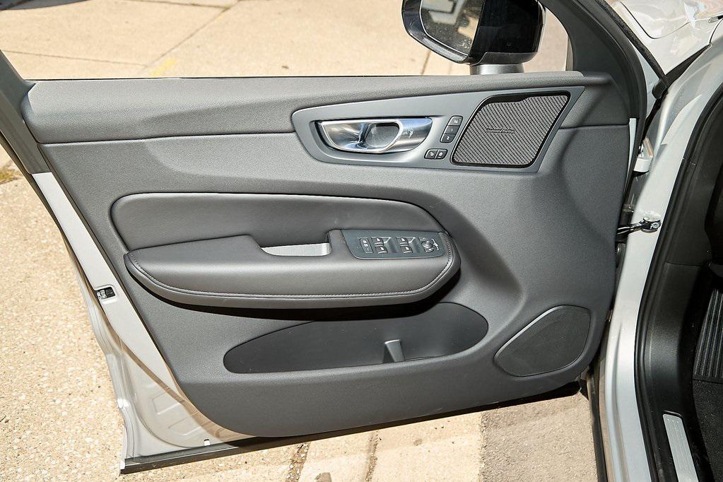 new 2025 Volvo XC60 car, priced at $54,854