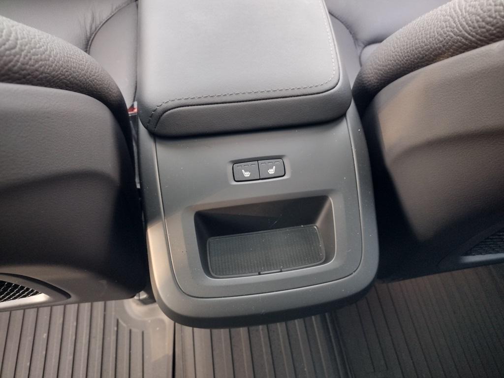 new 2025 Volvo XC60 car, priced at $51,462