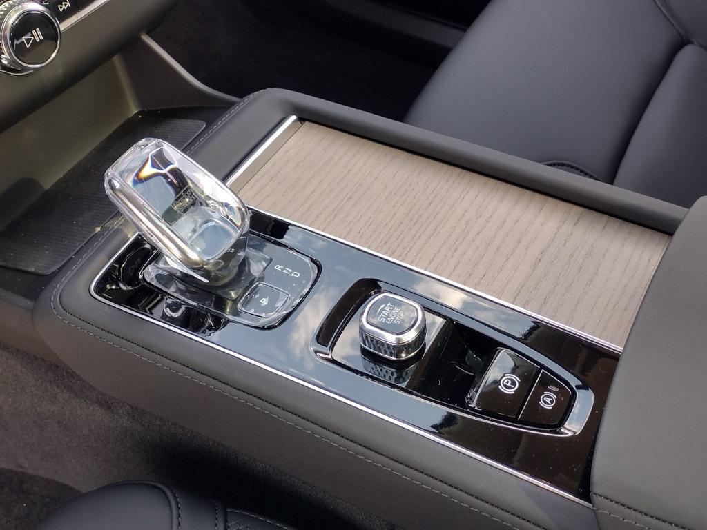 new 2025 Volvo XC90 car, priced at $64,168