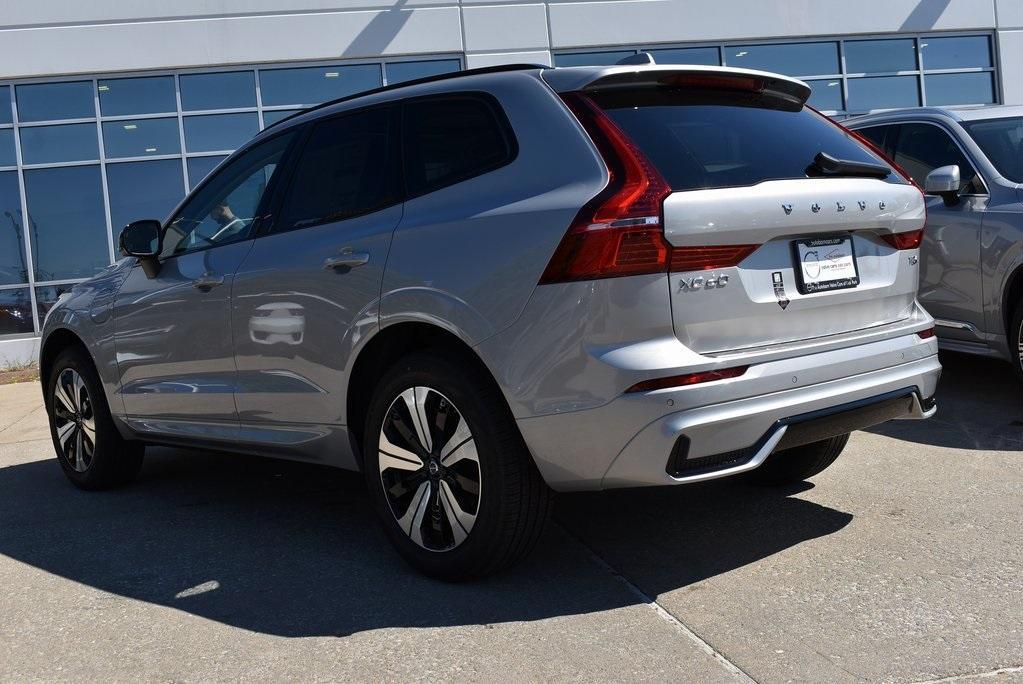 new 2025 Volvo XC60 Plug-In Hybrid car