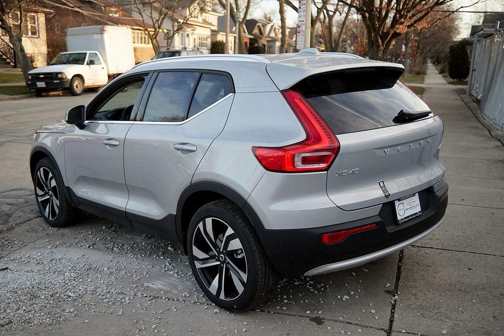 new 2024 Volvo XC40 car, priced at $45,337