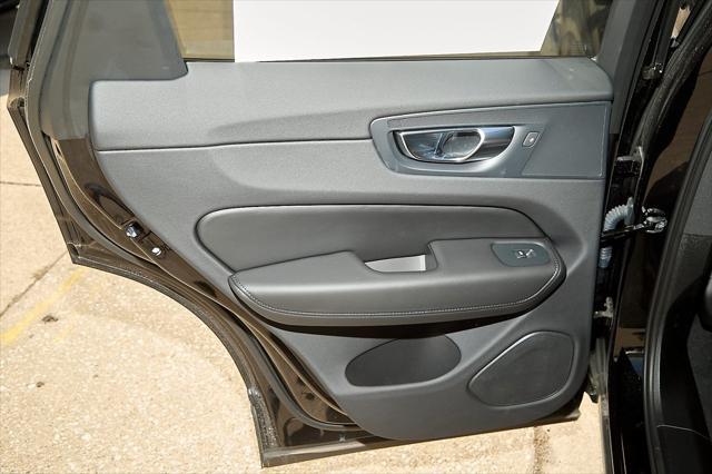 new 2025 Volvo XC60 car