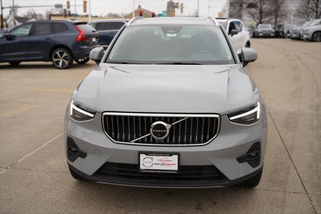 new 2025 Volvo XC40 car