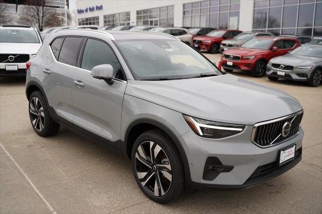 new 2025 Volvo XC40 car