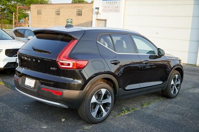 new 2025 Volvo XC40 car, priced at $40,095