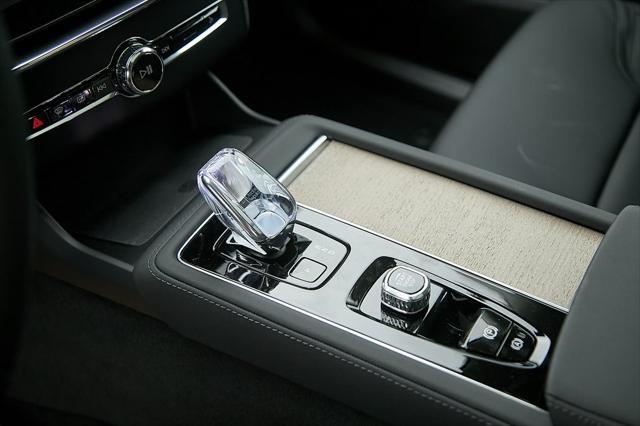 new 2025 Volvo XC90 car