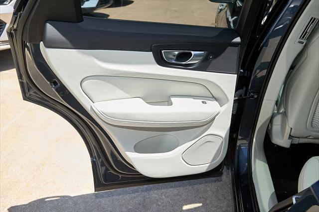 new 2025 Volvo XC60 car