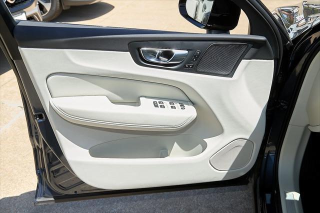 new 2025 Volvo XC60 car