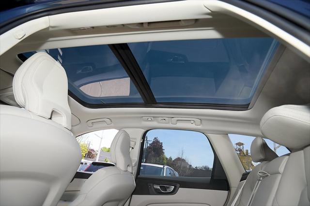 new 2025 Volvo XC60 car