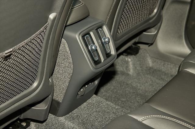 new 2025 Volvo XC40 car, priced at $40,899