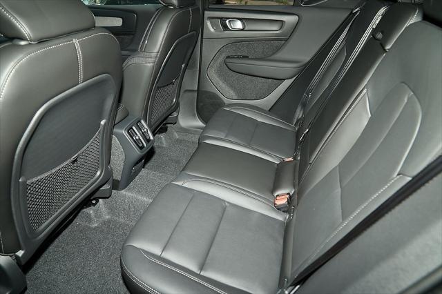 new 2025 Volvo XC40 car, priced at $40,899
