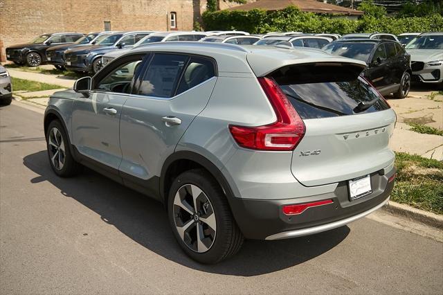new 2025 Volvo XC40 car, priced at $40,899