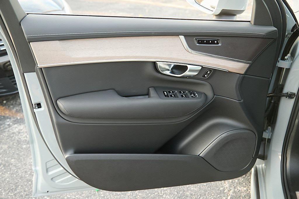 new 2026 Volvo XC90 car, priced at $68,680