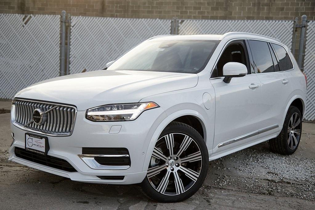 new 2024 Volvo XC90 Recharge Plug-In Hybrid car