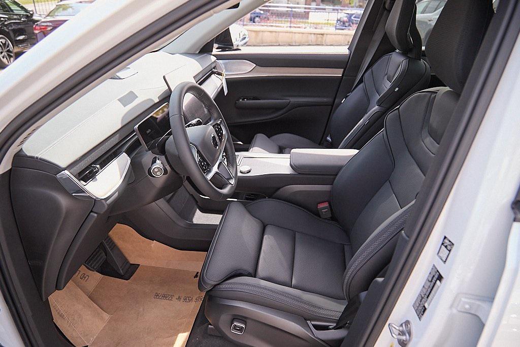 new 2025 Volvo EX90 car, priced at $86,810