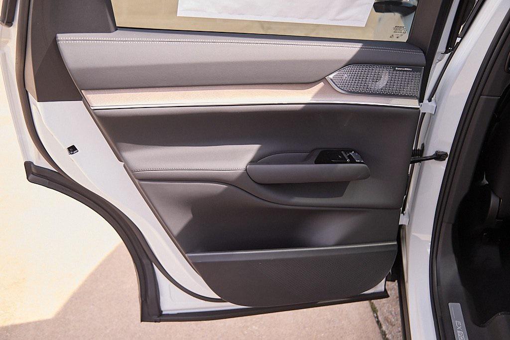 new 2025 Volvo EX90 car, priced at $86,810